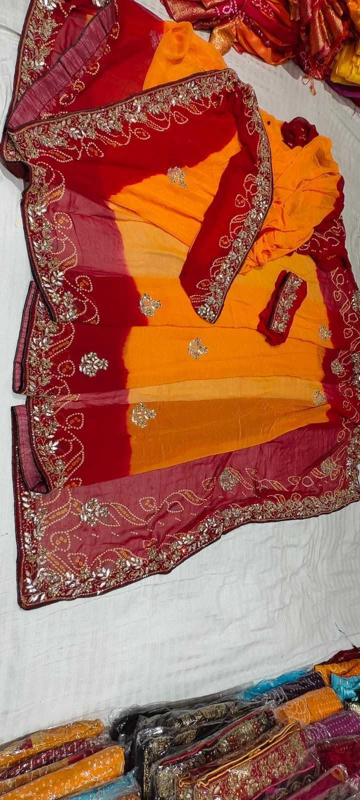 Peela Handwork Bandhej Saree with Jaipuri Print - Image 2